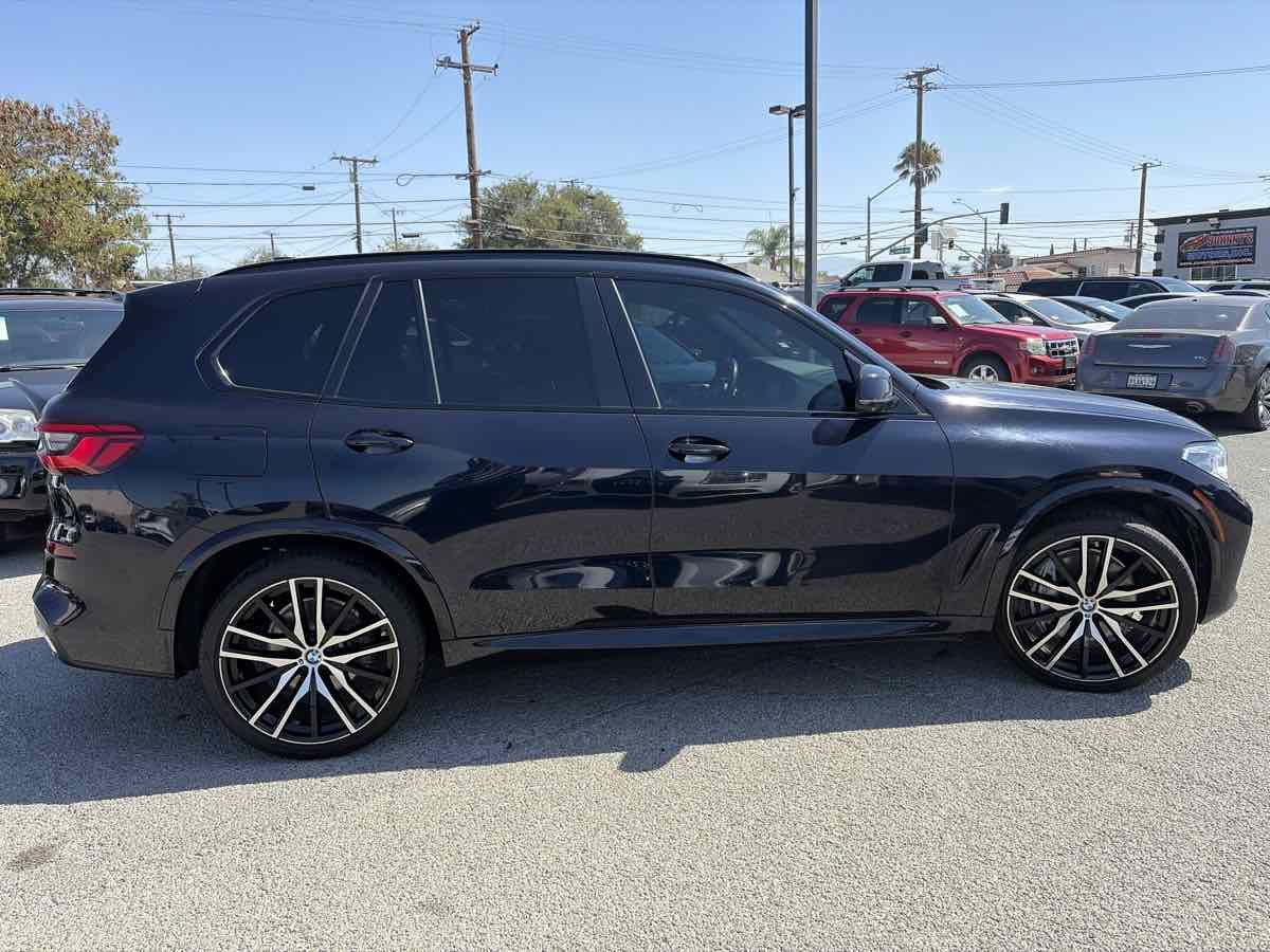 Used 2019 BMW X5 xDrive50i w/ M Sport Package AWD/4WD image 4