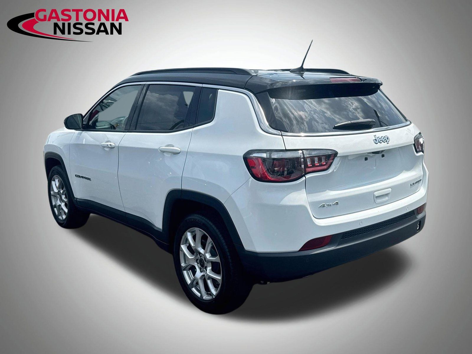 Used 2025 Jeep Compass Limited AWD/4WD image 6