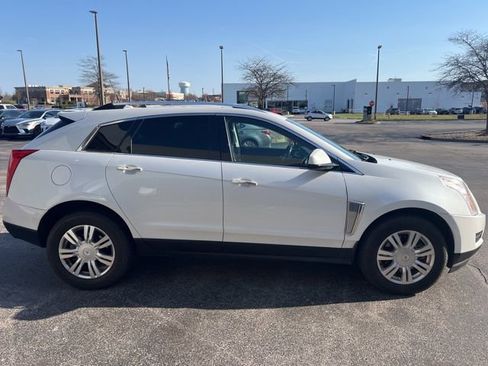 Used 2014 Cadillac SRX Luxury image 2