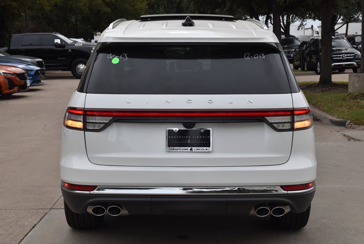 New 2027 Lincoln Aviator Reserve RWD image 8