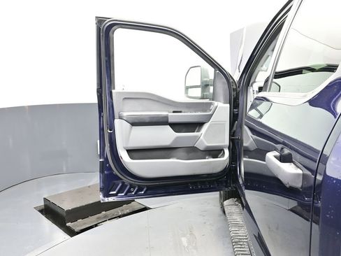 Used 2024 Ford F350 XLT image 17