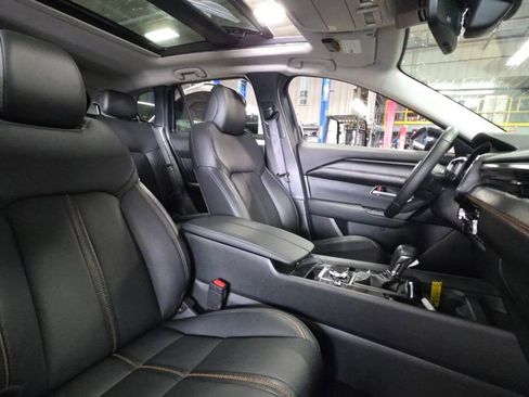 Used 2025 MAZDA CX-50 AWD 2.5 S w/ Premium Plus Pkg image 12