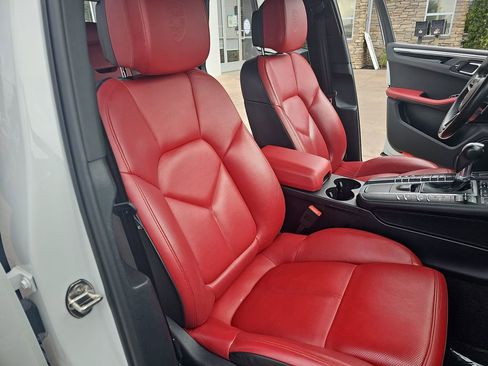 Used 2021 Porsche Macan AWD/4WD image 11