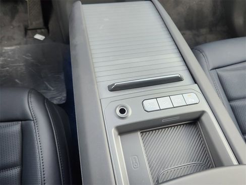 New 2026 Kia EV9 Land image 13