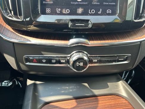 Certified 2024 Volvo XC60 B5 Plus AWD/4WD image 26