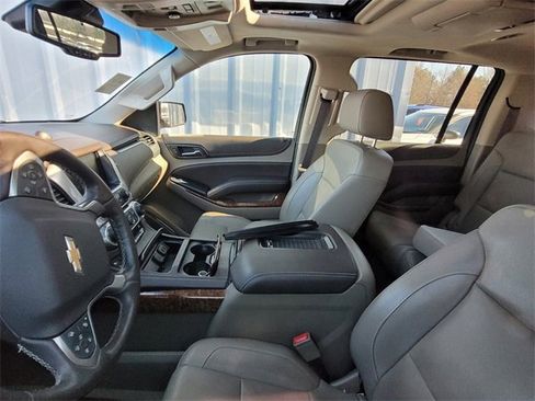 Used 2017 Chevrolet Suburban Premier image 9