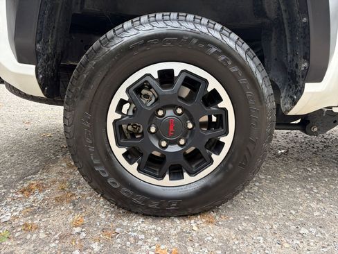 Used 2025 Toyota Tacoma SR image 28