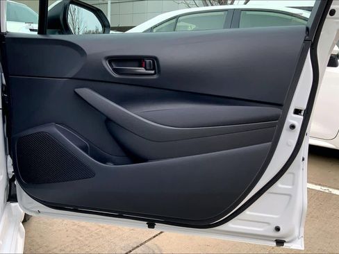 Used 2025 Toyota Corolla LE image 21