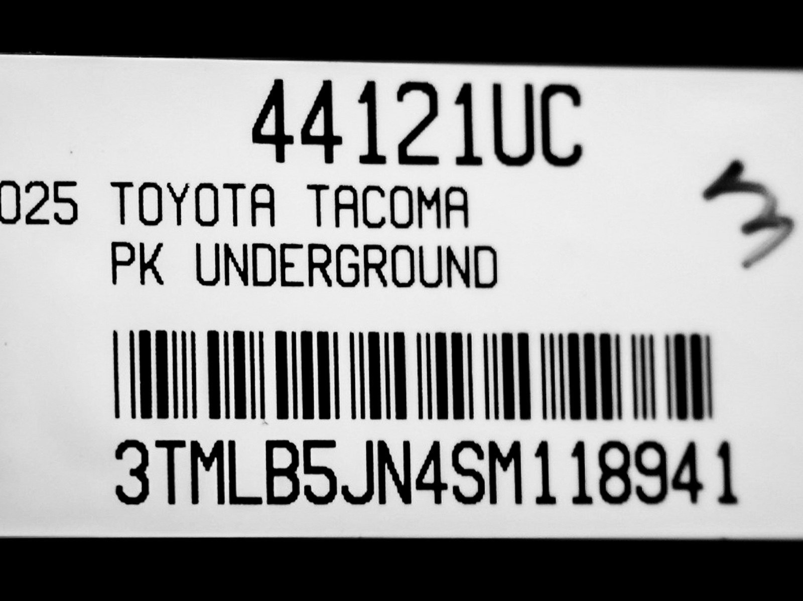 Used 2025 Toyota Tacoma SR5 AWD/4WD image 25