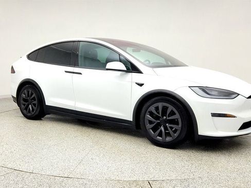 Used 2024 Tesla Model X image 3
