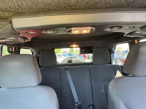 Used 2015 Jeep Wrangler Unlimited Sport w/ Max Tow Package AWD/4WD image 19