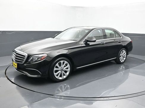 Used 2018 Mercedes-Benz E 300 4MATIC image 9