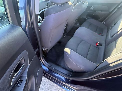 Used 2014 Chevrolet Cruze LT image 10