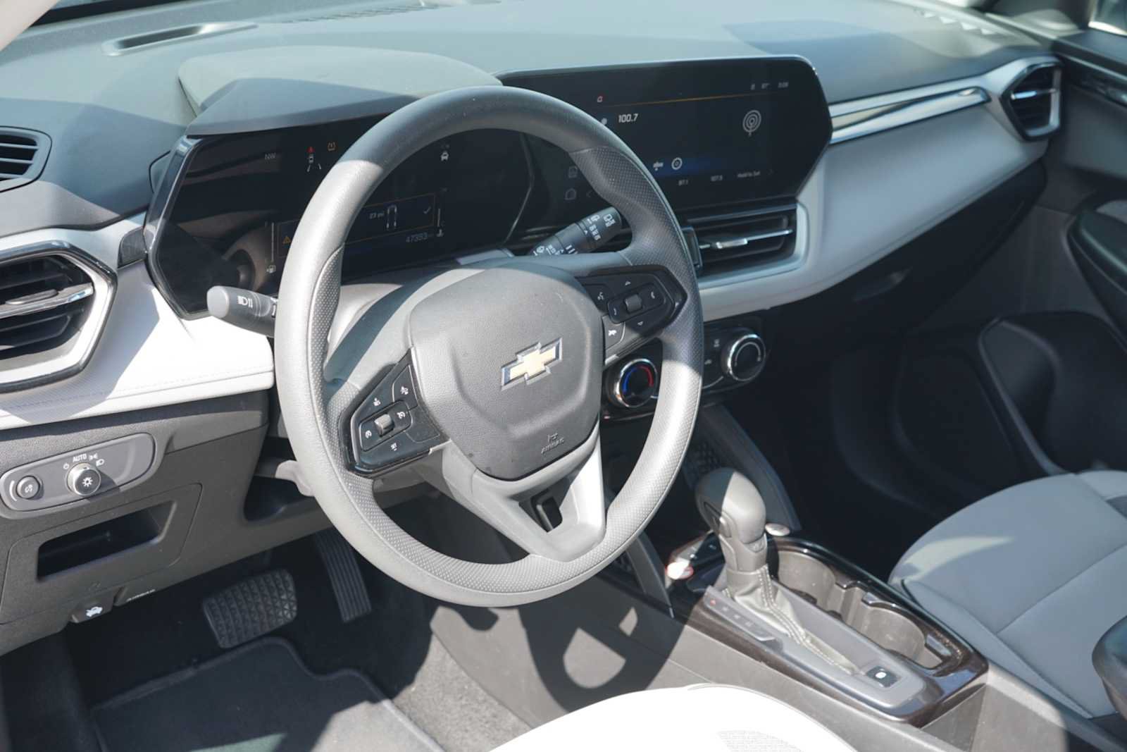 Used 2025 Chevrolet TrailBlazer LT FWD image 7