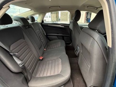 Used 2020 Ford Fusion SE FWD image 27