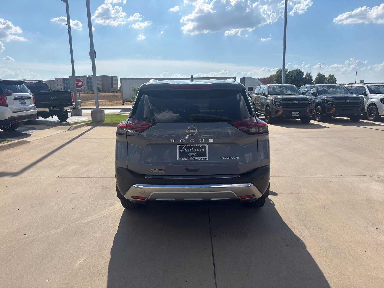 Used 2022 Nissan Rogue Platinum w/ Head-Up Display Package FWD image 4