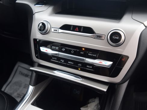 Used 2023 Ford Explorer XLT w/ Equipment Group 202A image 11