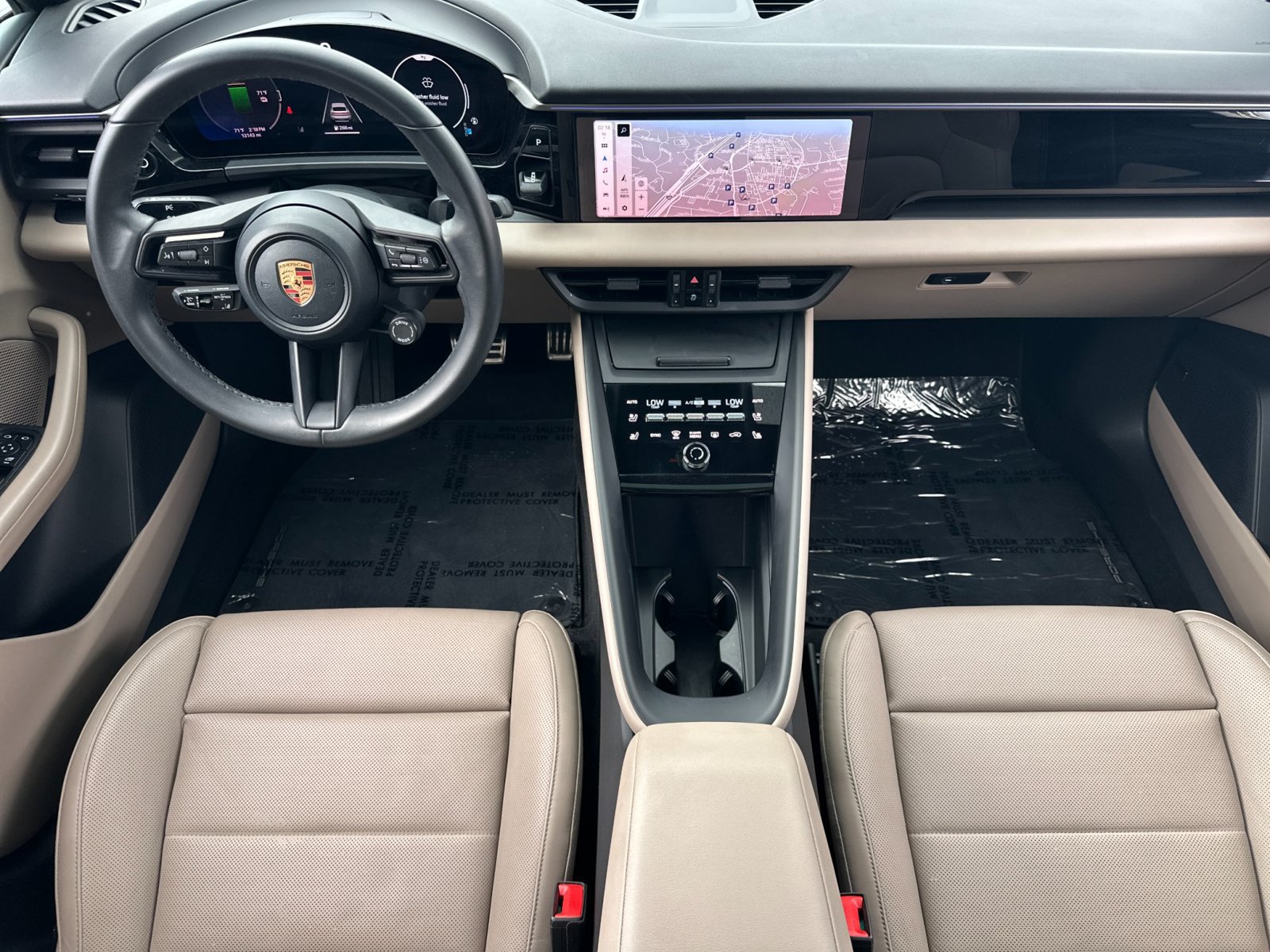 Used 2025 Porsche Macan 4S Electric AWD/4WD image 7