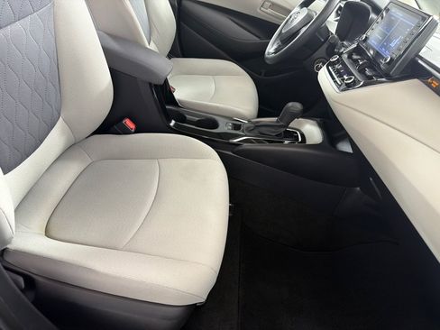 Used 2022 Toyota Corolla LE FWD image 22