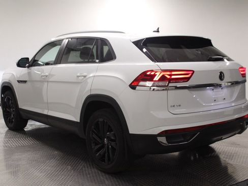 Used 2021 Volkswagen Atlas Cross Sport SE FWD image 3