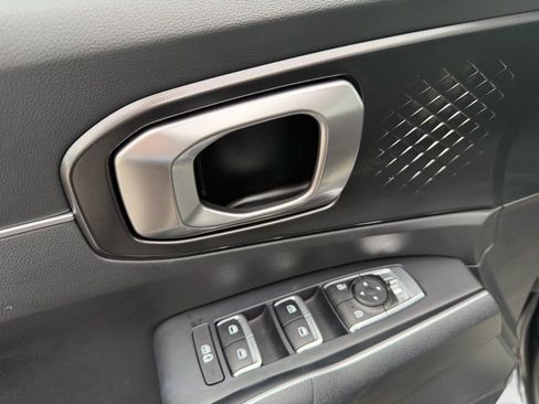 Used 2023 Kia Sorento S image 17