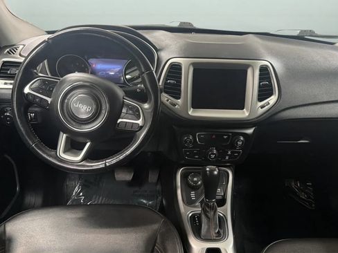Used 2018 Jeep Compass Latitude w/ Popular Equipment Group AWD/4WD image 10