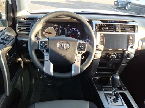 Used 2020 Toyota 4Runner SR5 Premium image 11