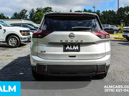 Used 2024 Nissan Rogue S FWD image 10