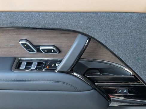 Used 2023 Land Rover Range Rover Sport SE Dynamic image 23