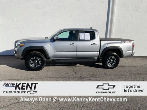 Used 2021 Toyota Tacoma TRD Off-Road w/ Technology Package image 32