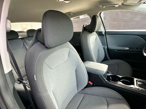 Used 2025 Kia K4 FWD image 27