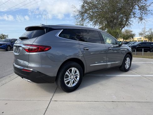 Used 2020 Buick Enclave Essence w/ Sound and Sites Package image 4