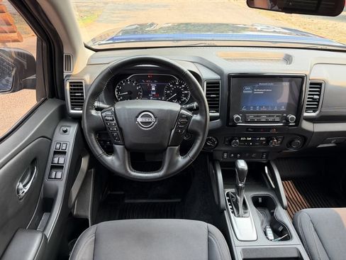 Used 2023 Nissan Frontier SV w/ Technology Package AWD/4WD image 12