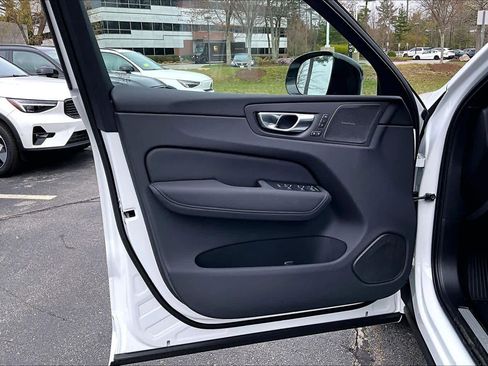 New 2026 Volvo XC60 B5 Ultra w/ Protection Package Premier AWD/4WD image 11