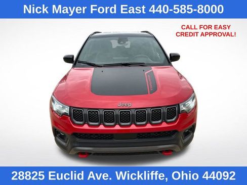 Used 2024 Jeep Compass Trailhawk AWD/4WD image 2