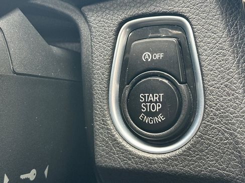 Used 2018 BMW 330i xDrive Sedan AWD/4WD image 21