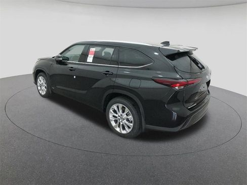 New 2026 Toyota Highlander Limited image 5