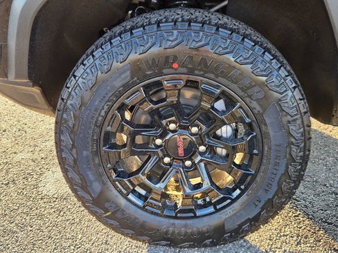 New 2026 GMC Canyon Elevation w/ Convenience Package image 7