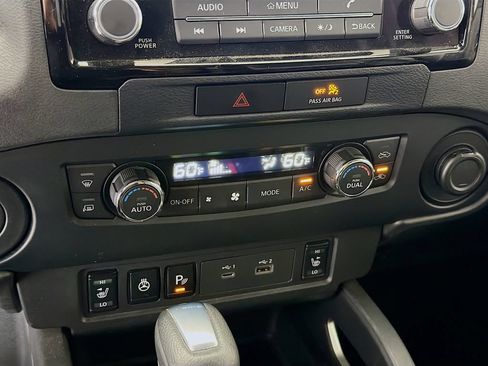Used 2022 Nissan Frontier SV RWD image 18