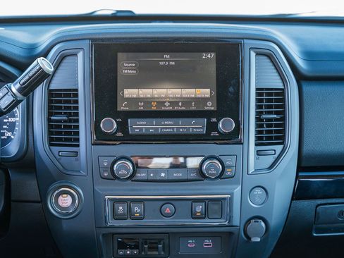 Used 2024 Nissan Titan SV w/ SV Convenience Package image 30