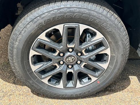 New 2026 Toyota Tundra Limited AWD/4WD image 28