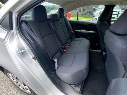 Used 2024 Toyota Corolla LE FWD image 31