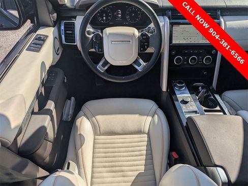 Used 2019 Land Rover Discovery HSE image 4