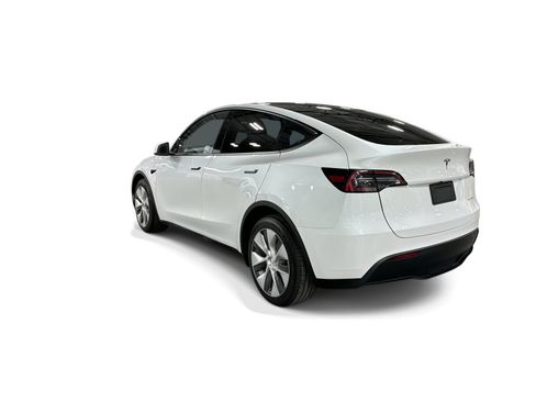 Certified 2023 Tesla Model Y Long Range AWD/4WD image 4
