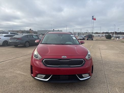 Used 2018 Kia Niro Touring image 2