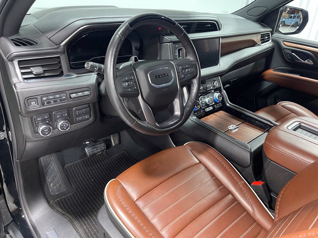 Used 2024 GMC Yukon XL Denali Ultimate AWD/4WD image 21