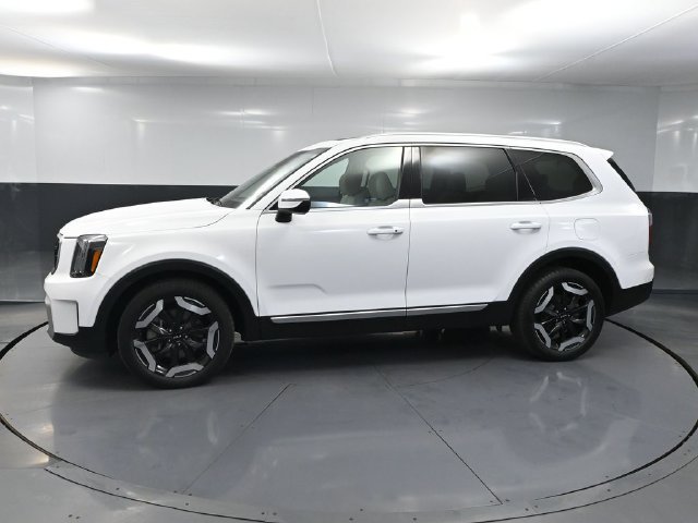 Used 2024 Kia Telluride EX w/ EX Captain's Chair Package AWD/4WD image 8