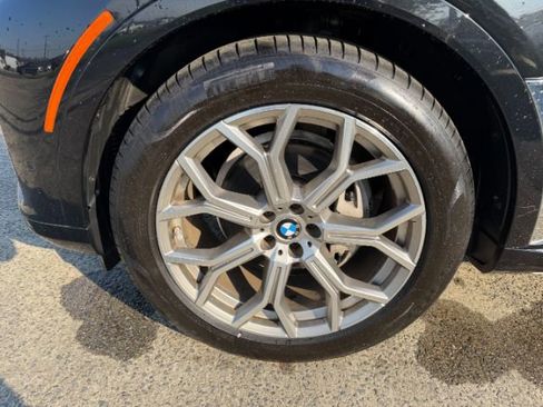 Used 2021 BMW X7 xDrive40i w/ Parking Assistance Package image 17