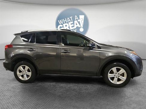 Used 2013 Toyota RAV4 XLE image 2