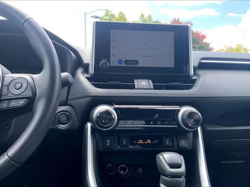 Used 2025 Toyota RAV4 XLE w/ Convenience Package FWD image 32